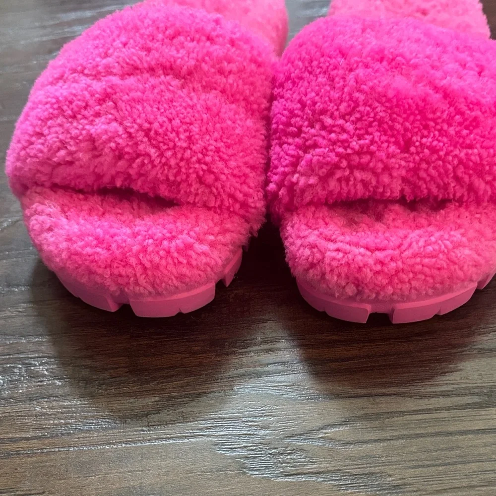 UGG Hot Pink Fluff Slide Slippers, Like New, Sz 8 - Picture 7 of 11